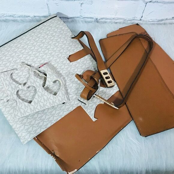 Michael kors KEYCHAIN HOLDER SILVERTONE HARDWARE - Picture 5 of 6